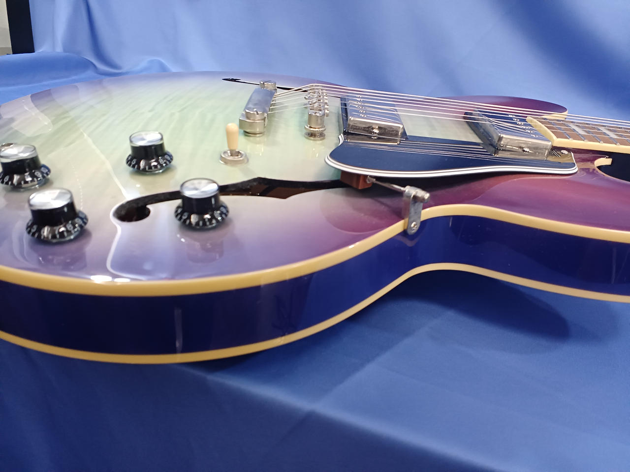 【送料込】美品　エピフォン　整備済み新品弦 楽天市場】エピフォン アコギ 弦の通販