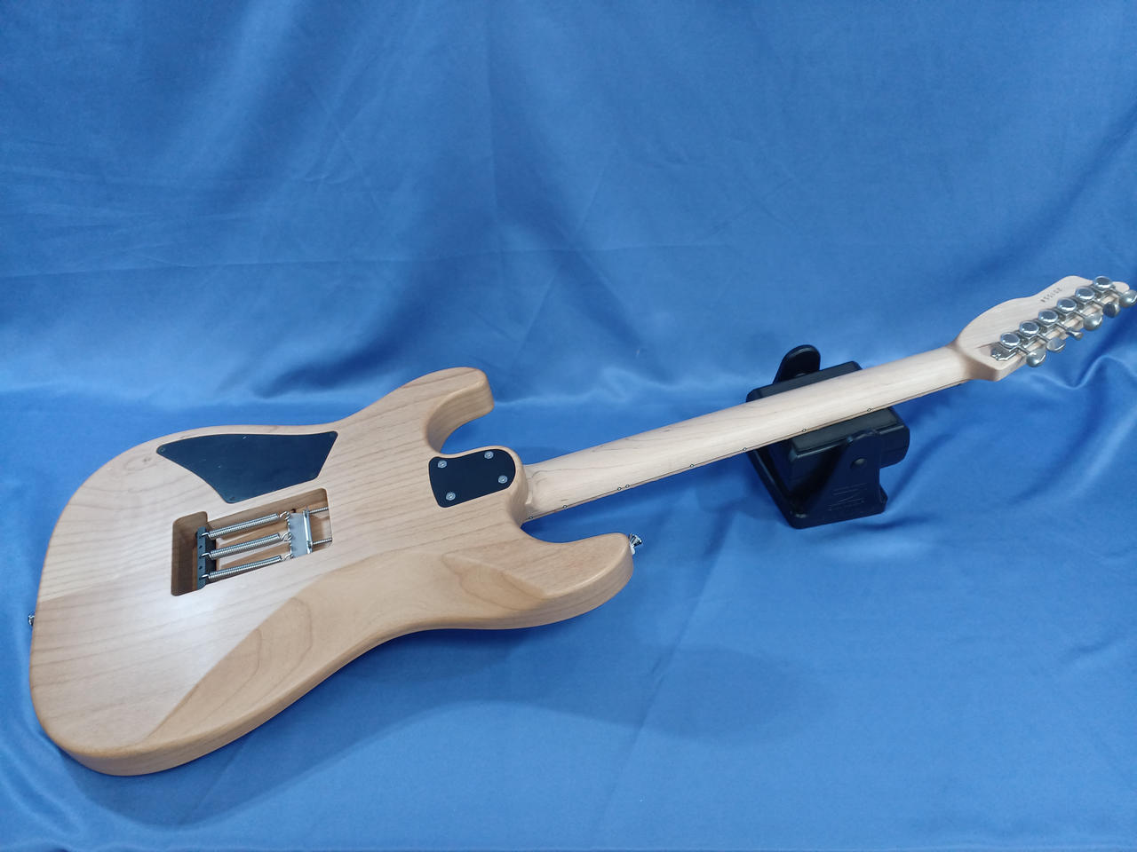 ほぼ未使用SAITO GUITARS 7弦マルチスケール　付属品完備 ほぼ未使用SAITO GUITARS 7弦マルチスケール 付属品完備 - メルカリ