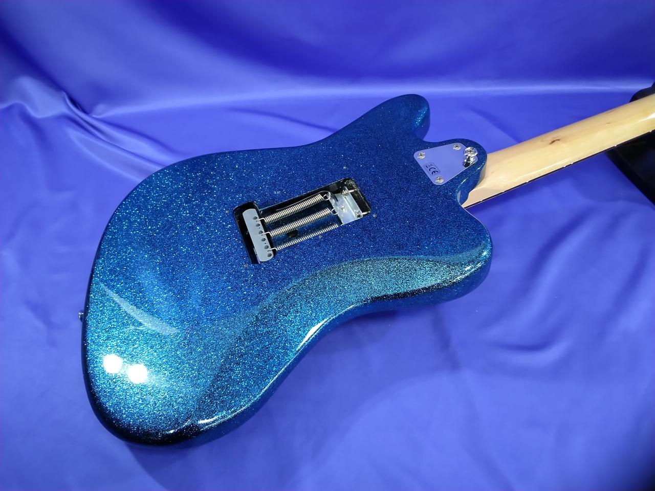 関西圏手渡しのみ　Squier エレキベース ライトブルー ケース付き 関西圏手渡しのみ Squier エレキベース ライトブルー ケース付き