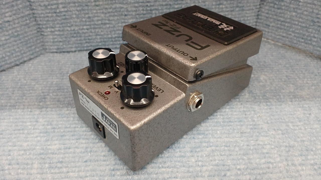 ★えびふらい★ 1992年 美品 BOSS MT-2 取説・元箱付き☆ ☆希少 ビンテージ☆ 1992年 美品 BOSS MT-2 取説・元箱付き