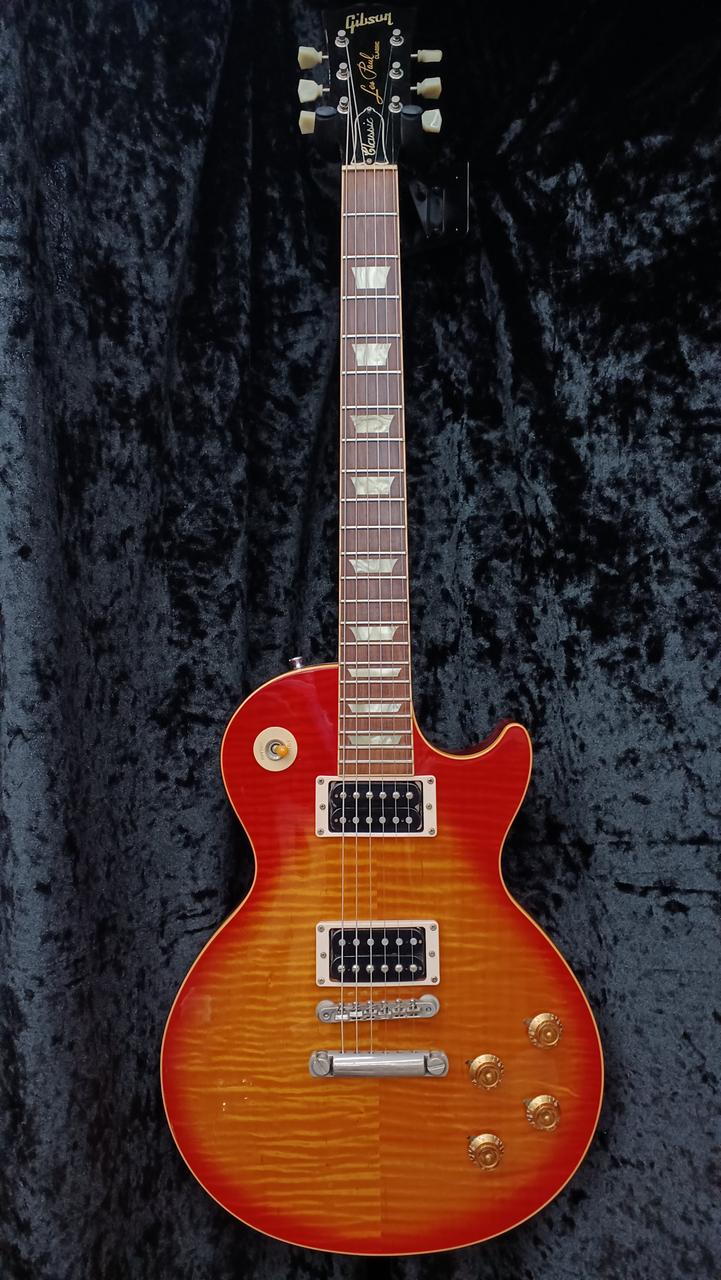 ギター Gibson Les Paul Classic Premium Plus Gibson Les Paul Classic Premium Plus Cherry Sunburst 1995