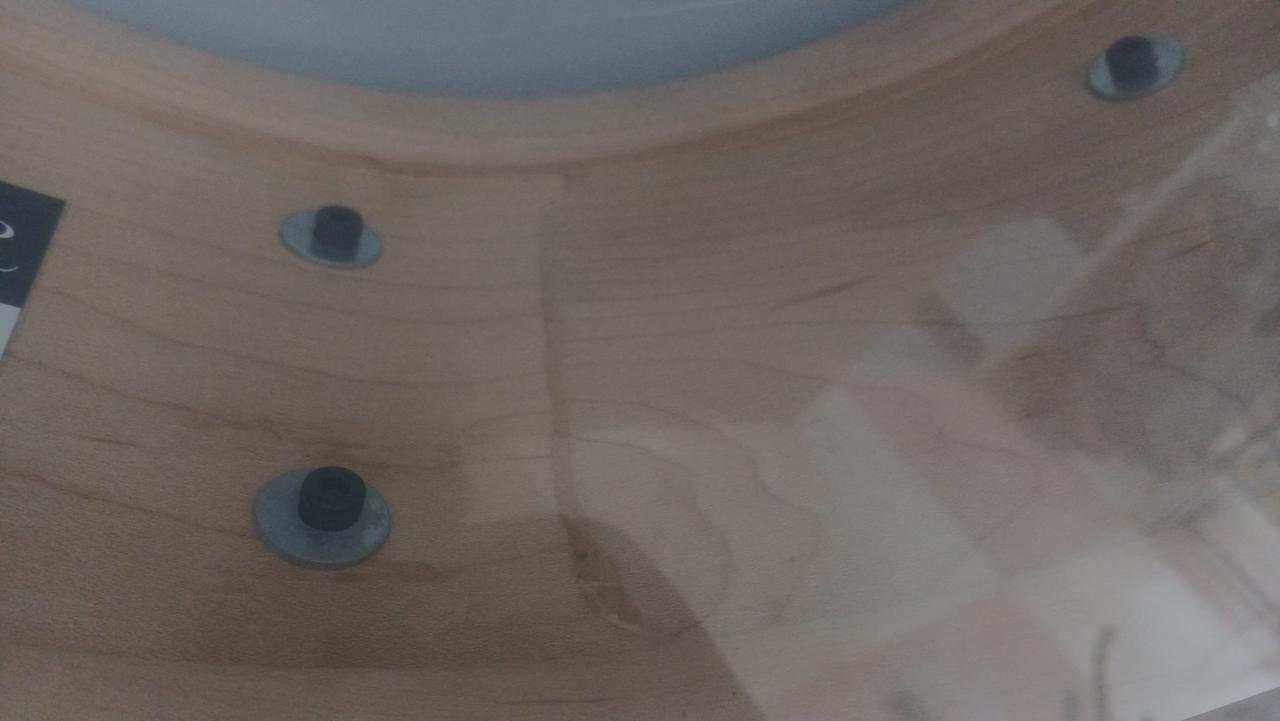 ひび割れ、修正あり