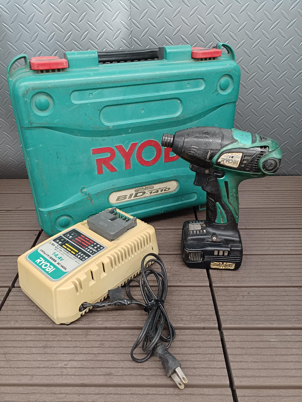 RYOBI - ワッホー　インパクトドライバ　リョービ Amazon | リョービ(RYOBI) 充電式 インパクトドライバー 14.4V
