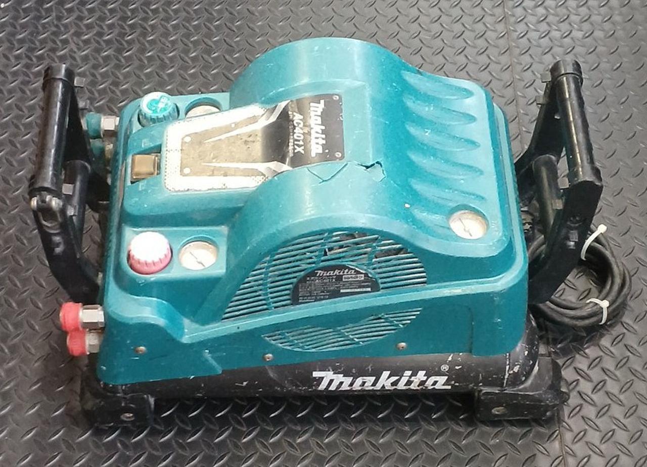 Makita AC401X エアコンプレッサー コンプレッサーAC401X満タン直前のエア漏れ - 大工道具屋の