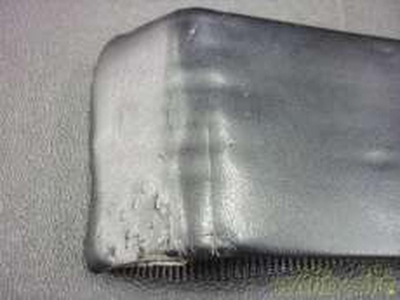 破れ・汚れあります。