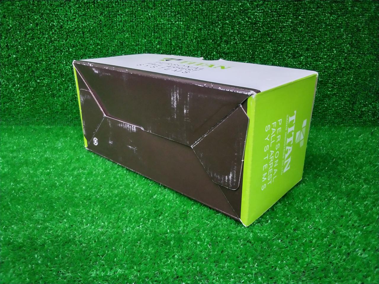 キズ、汚れあり。