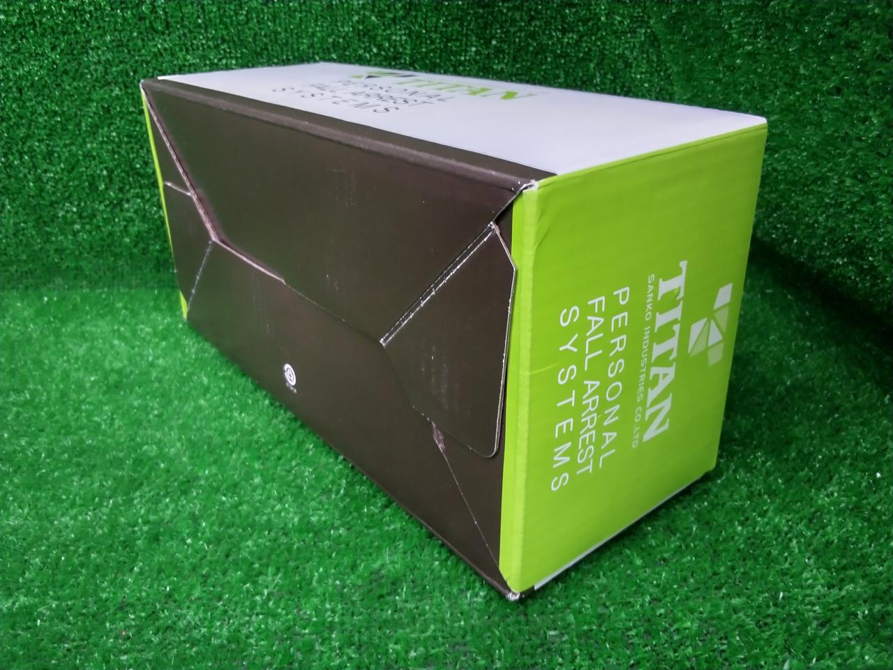 キズ、汚れあり。