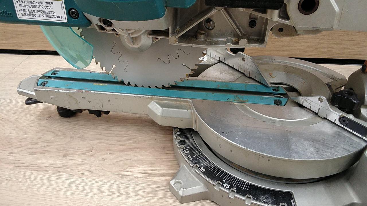 Makita - マキタ　スライドマルノコ　ls0613fl マキタ 【正規店】マキタ スライドマルノコ LS0613FL 165mm