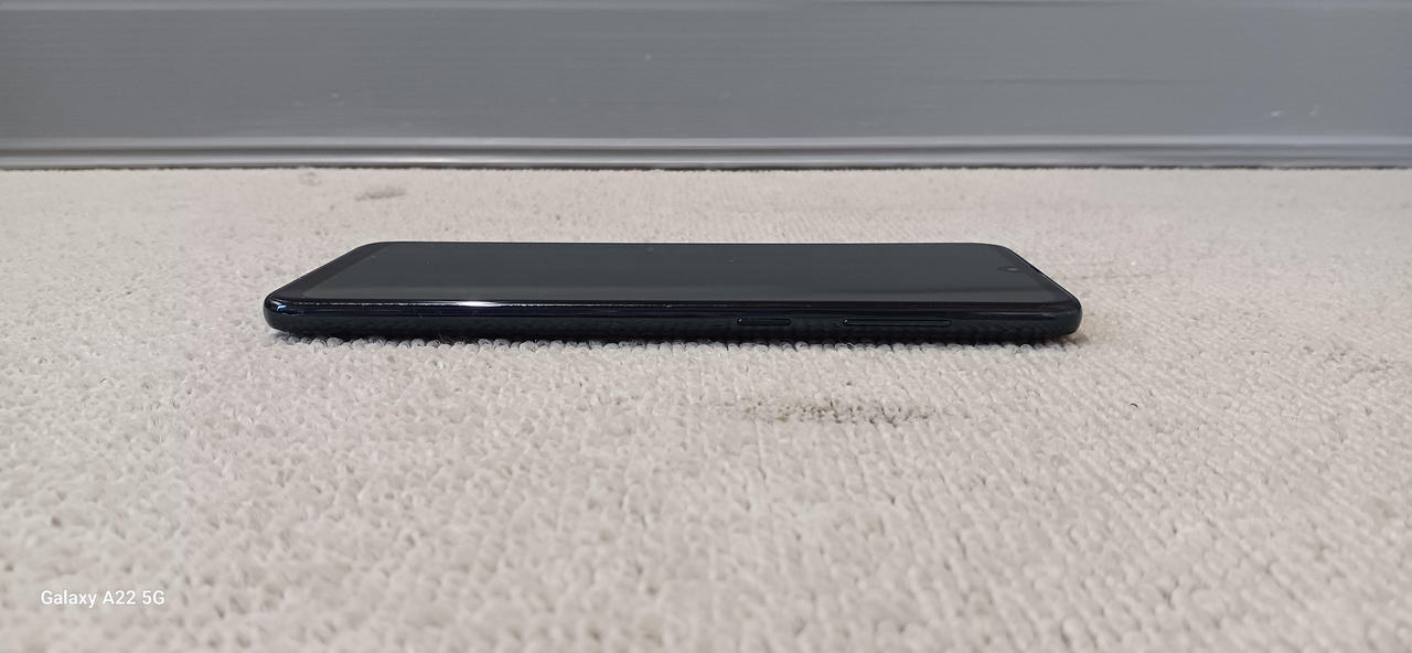 Samsung Galaxy A30 本体 + 付属品 UQ初のGalaxy A30レビュー（付属品・初期設定編）|みんなで