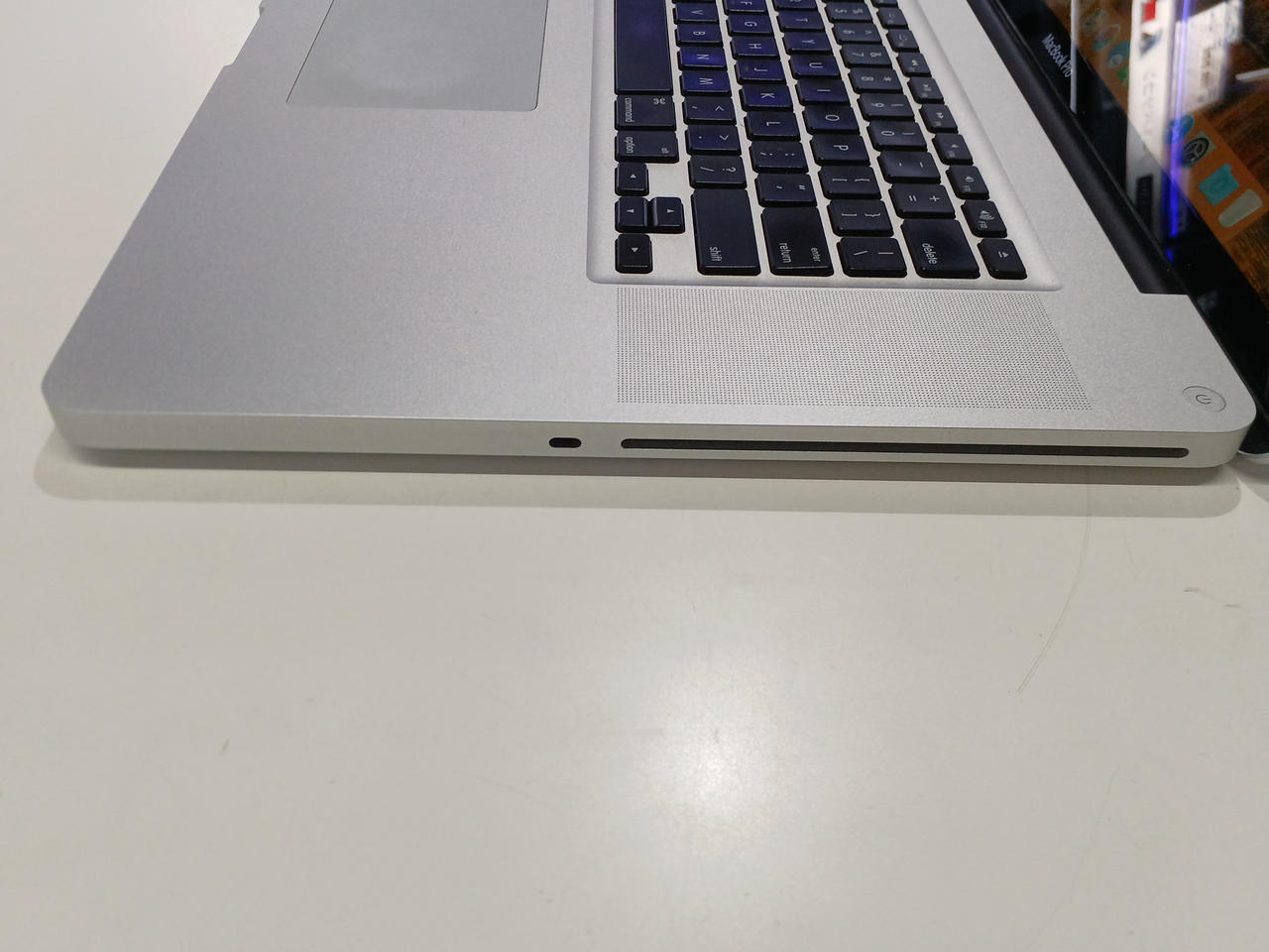 MacBook Pro Appleノートパソコン アップルA1297 ジャンク品 Mac (Apple) - MacBook Pro 17インチ A1297（ジャンク品）の通販