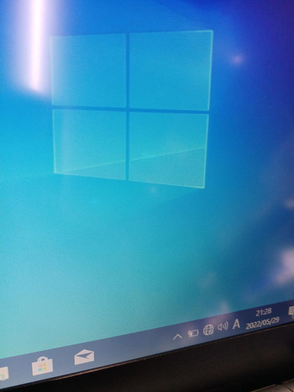 画面にホワイトスポットあります