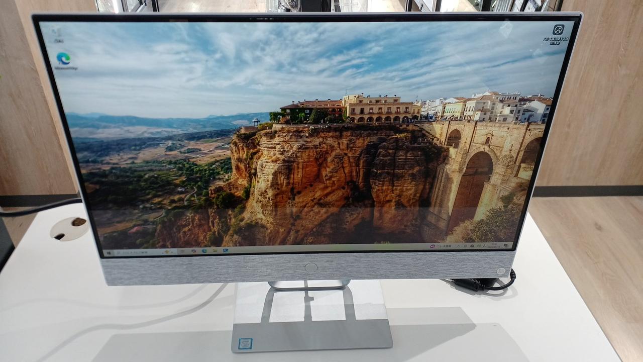 デスクトップPC(Windows10 home)最終値下げ！持ってけ泥棒価格！ デスクトップPC(Windows10 home)最終値下げ！持ってけ泥棒価格！