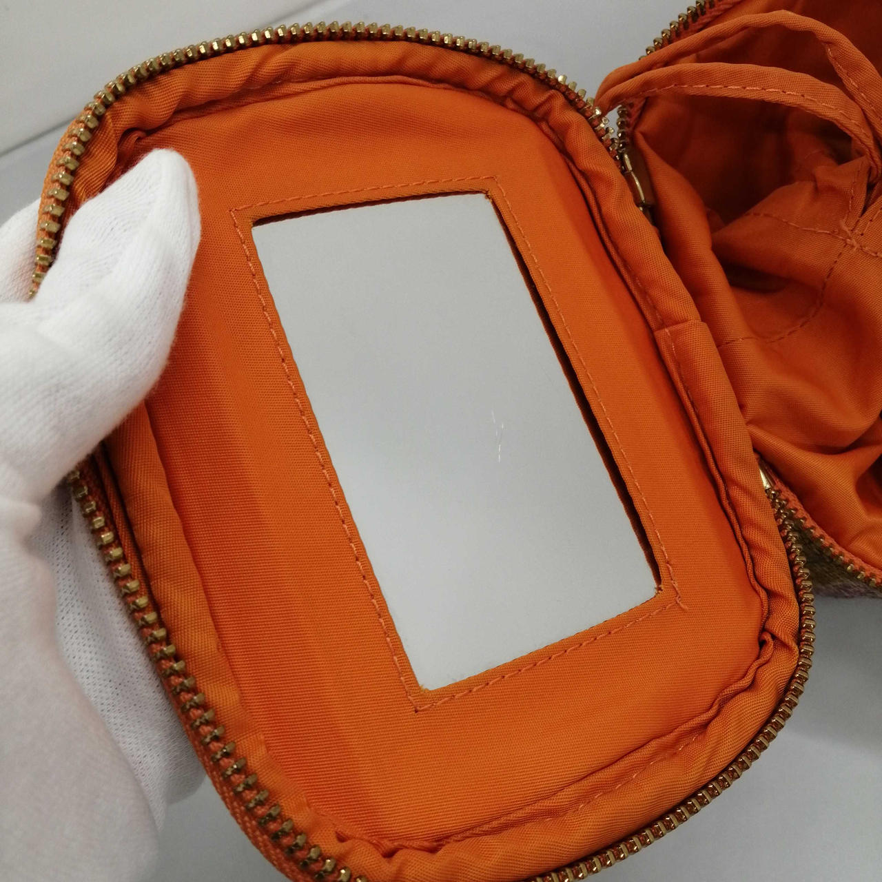 ミラーに傷有り