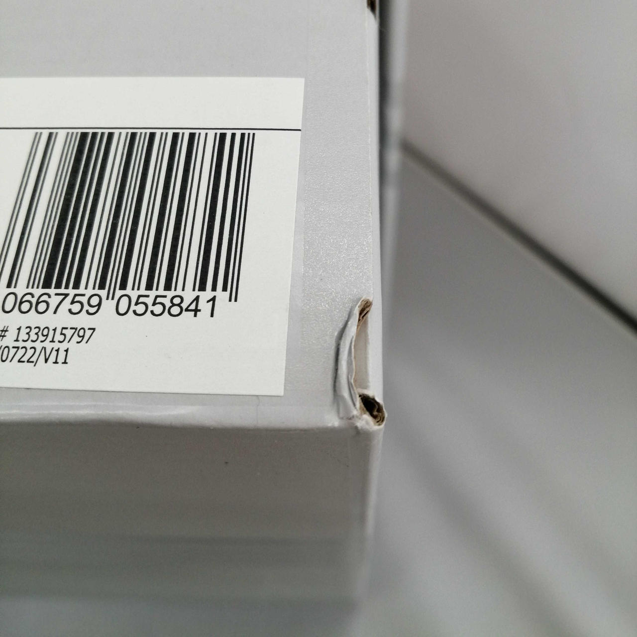 箱に傷みが多数あります。