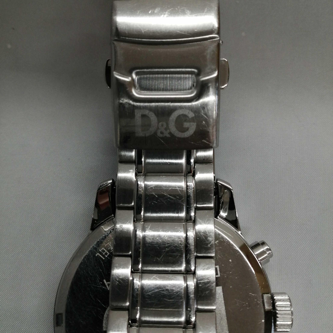 細かいキズがあります。