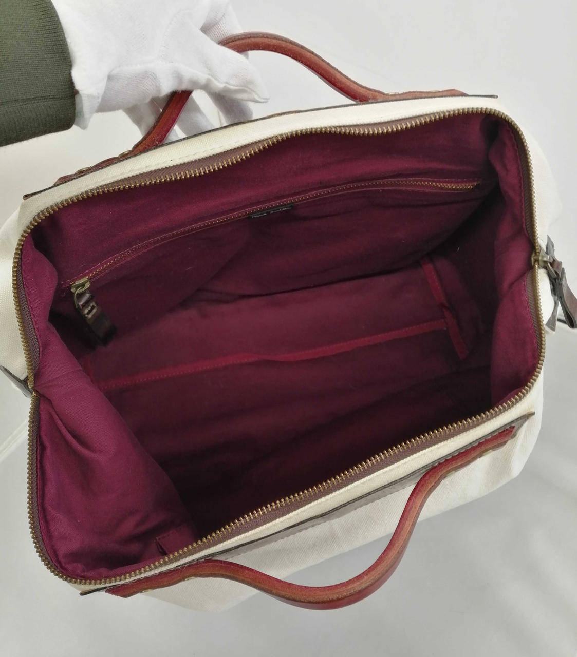 中には目立つ汚れありません