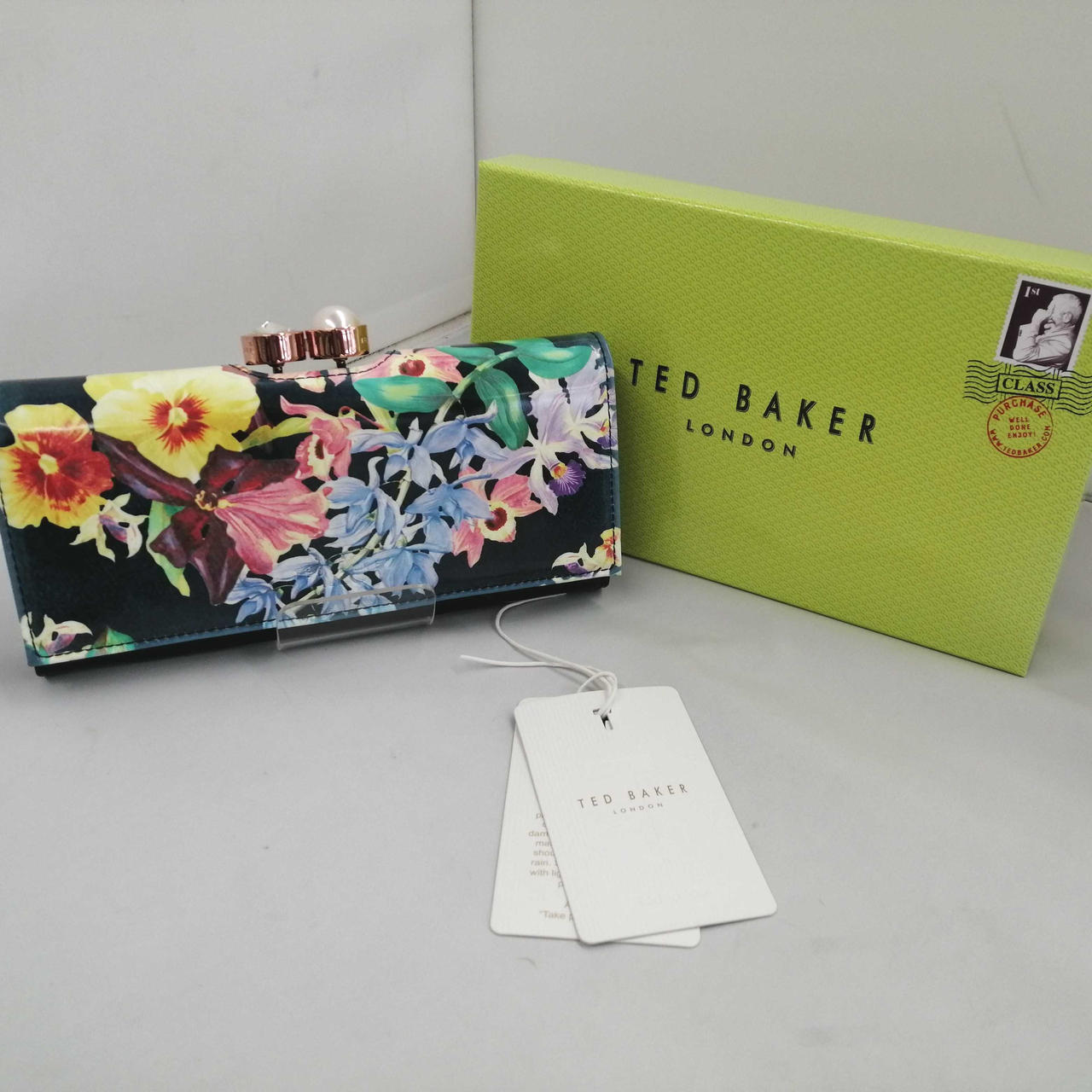 箱付きです。(色焼けあります。)