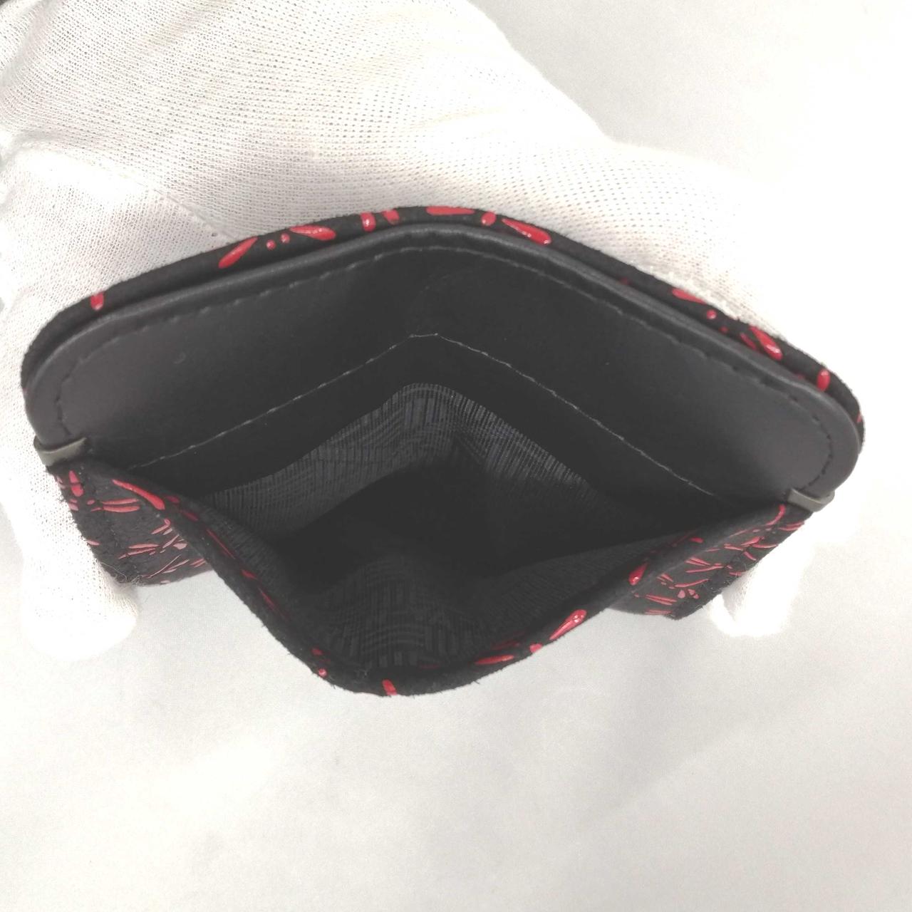 カード入れ付いています。