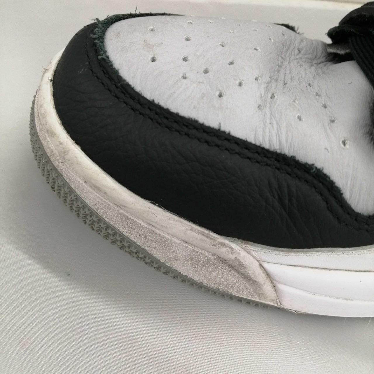 変色、汚れがあります。