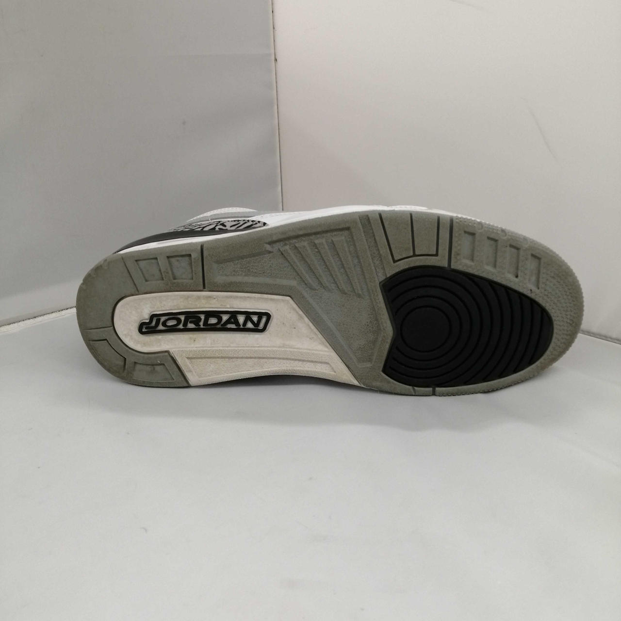 全体的に汚れがあります。