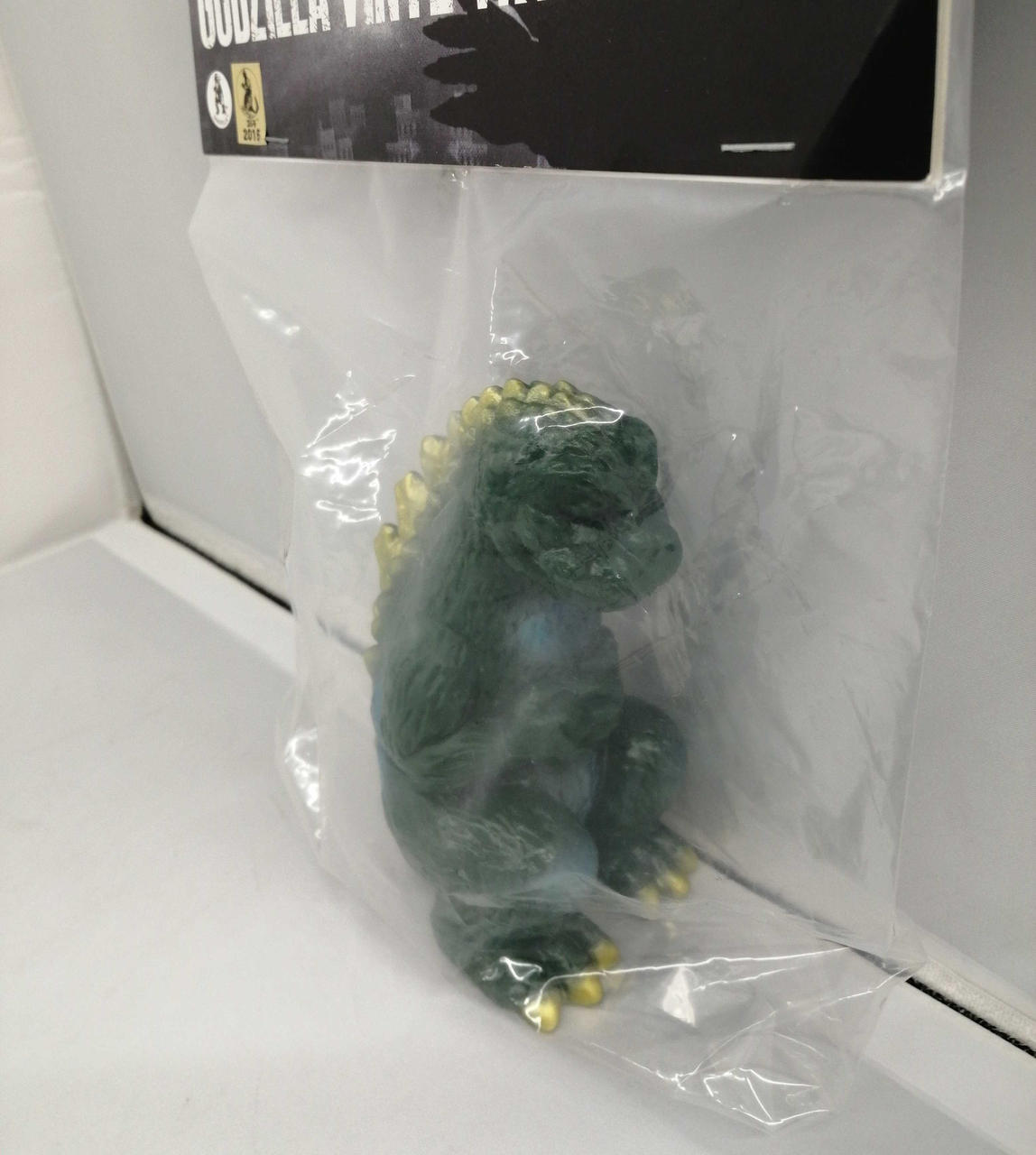 外袋少々傷みあります。