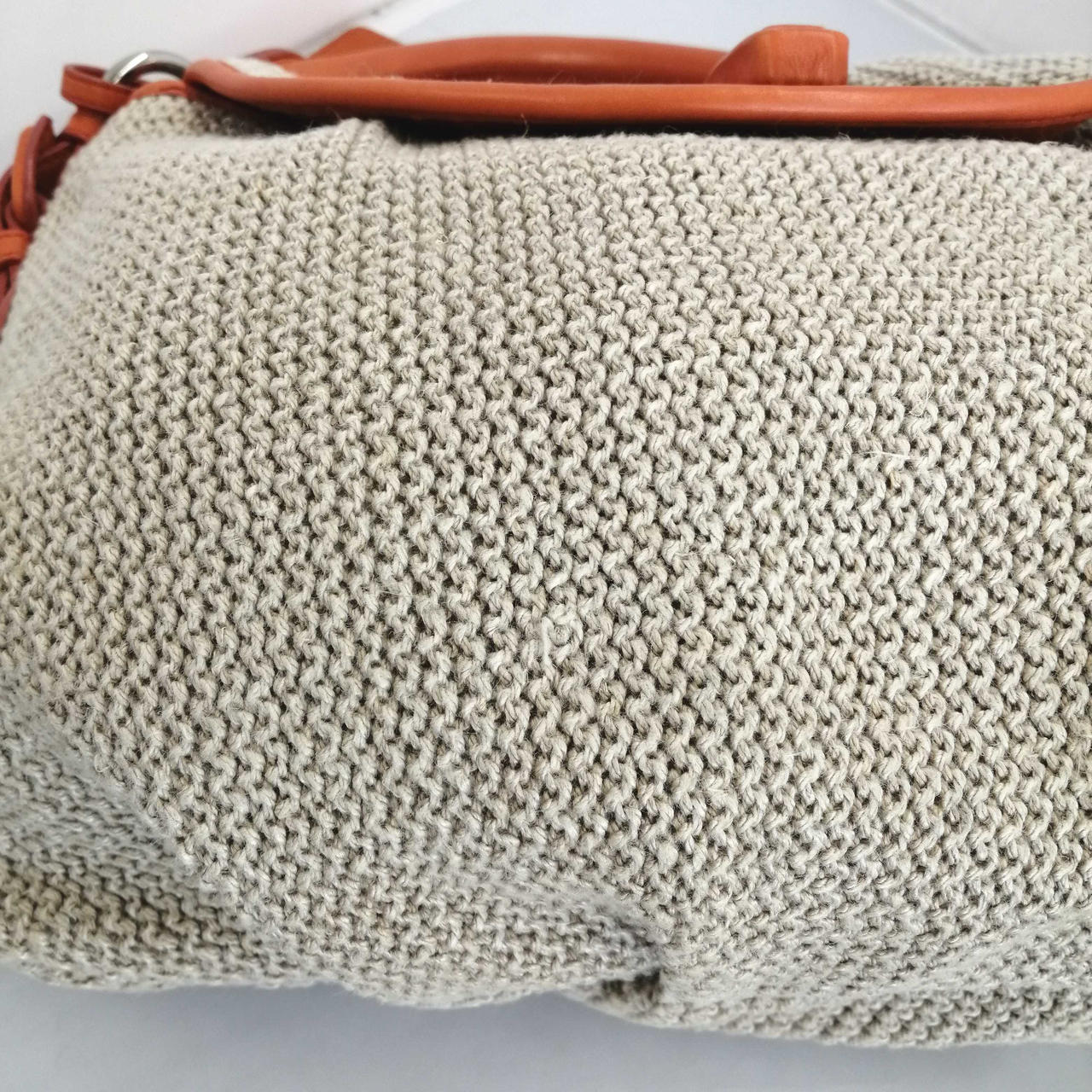 糸が出ている箇所有ります。