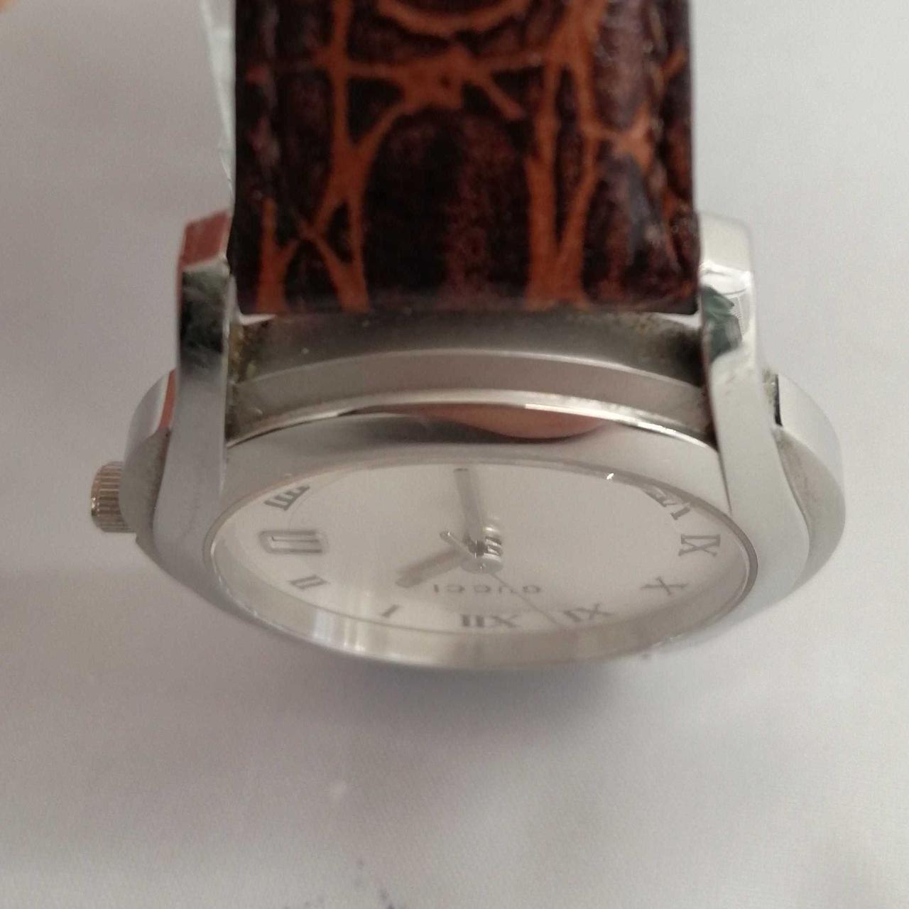 細かいキズ・汚れがあります。