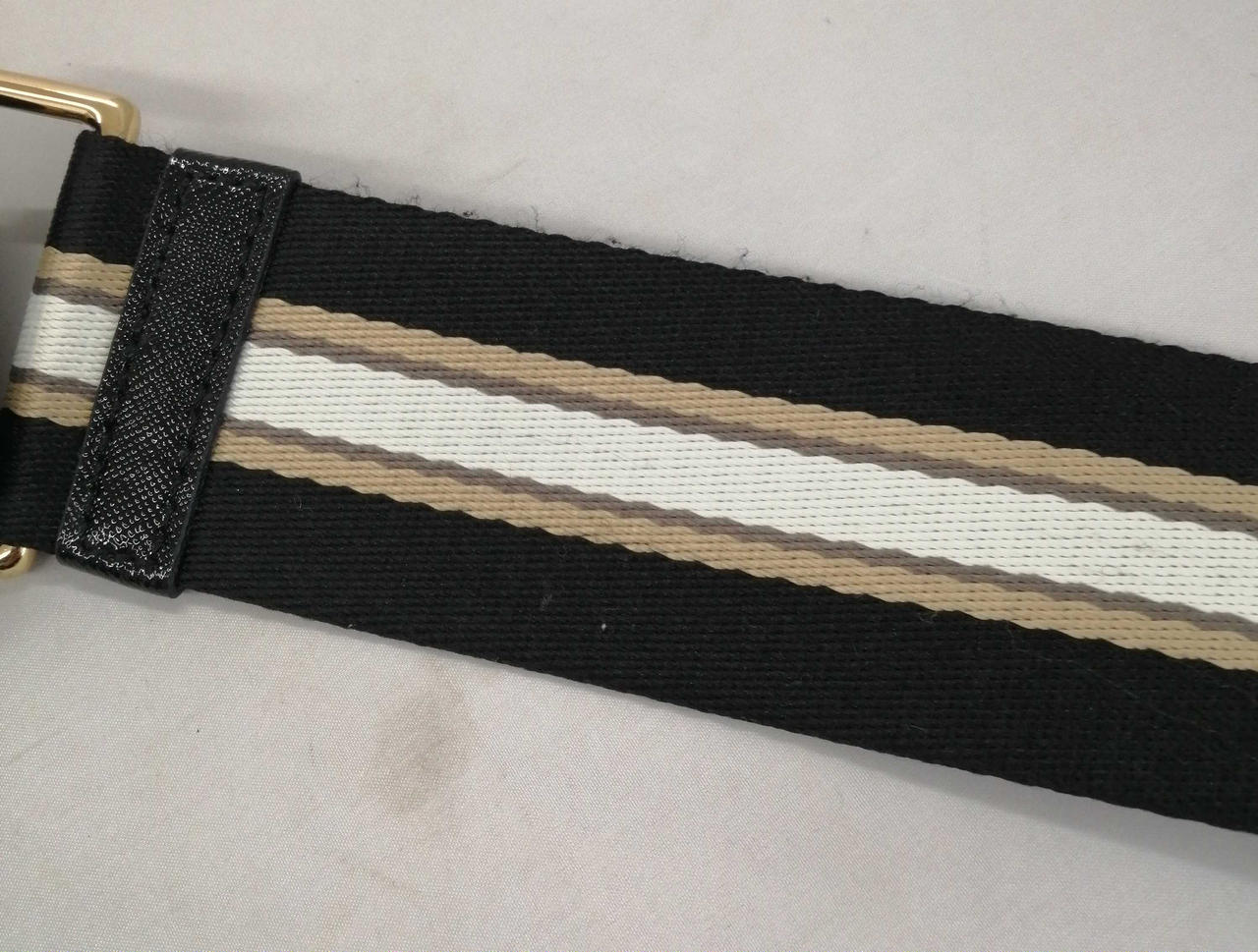 ショルダー毛羽立ちあります。