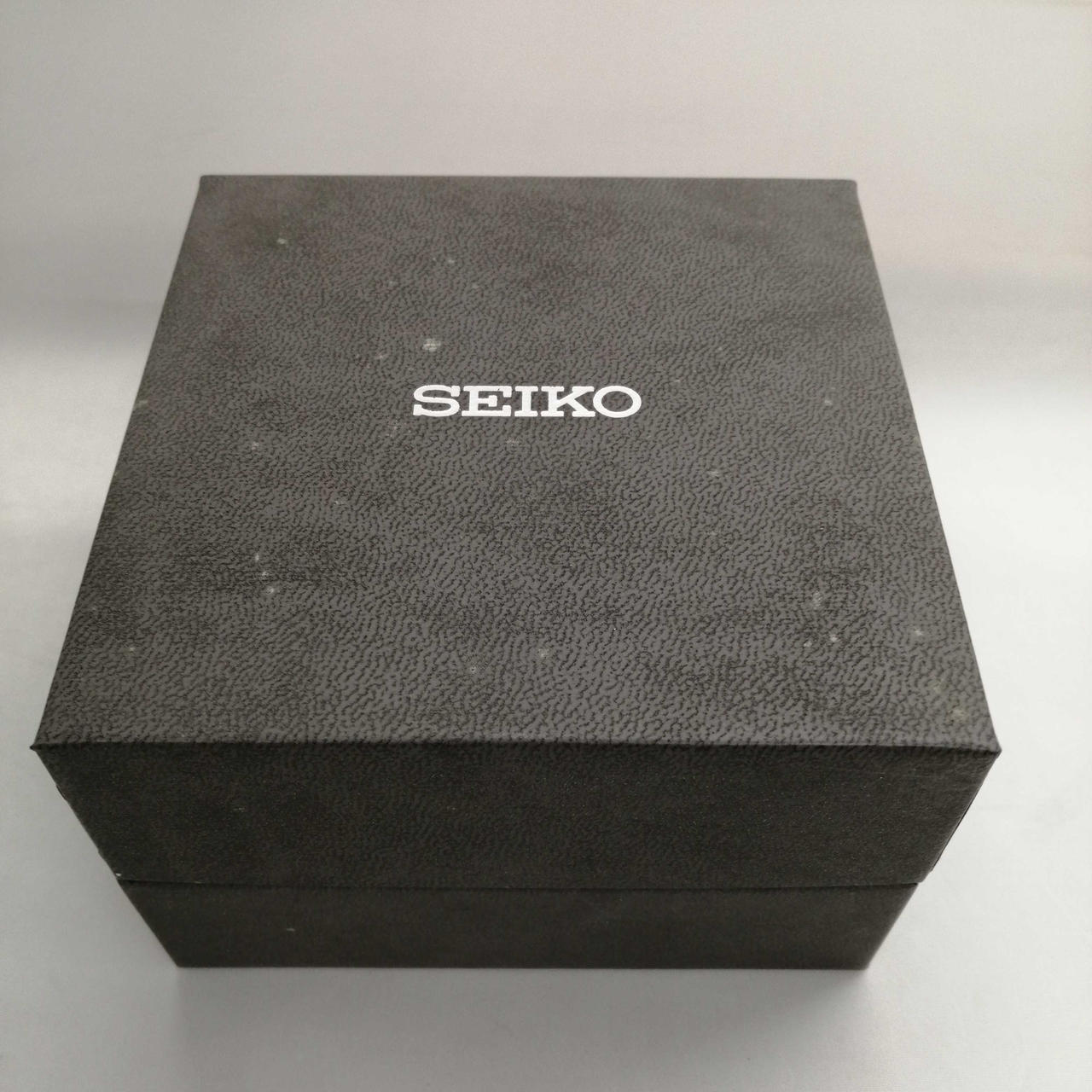 全体的に汚れがあります。