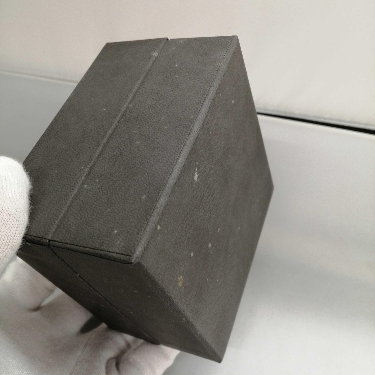 全体的に汚れがあります。