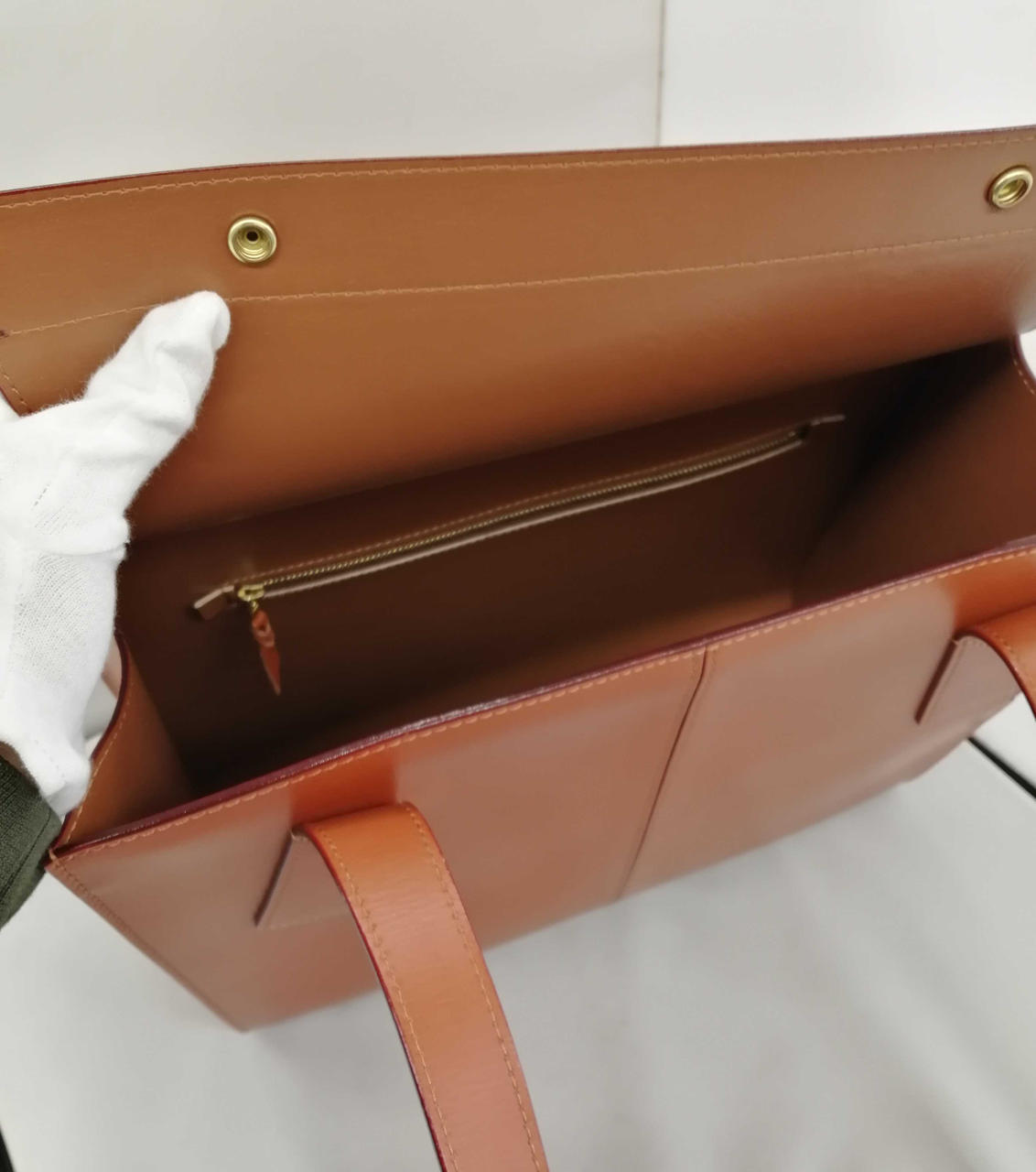 ファスナー付きポケットあり