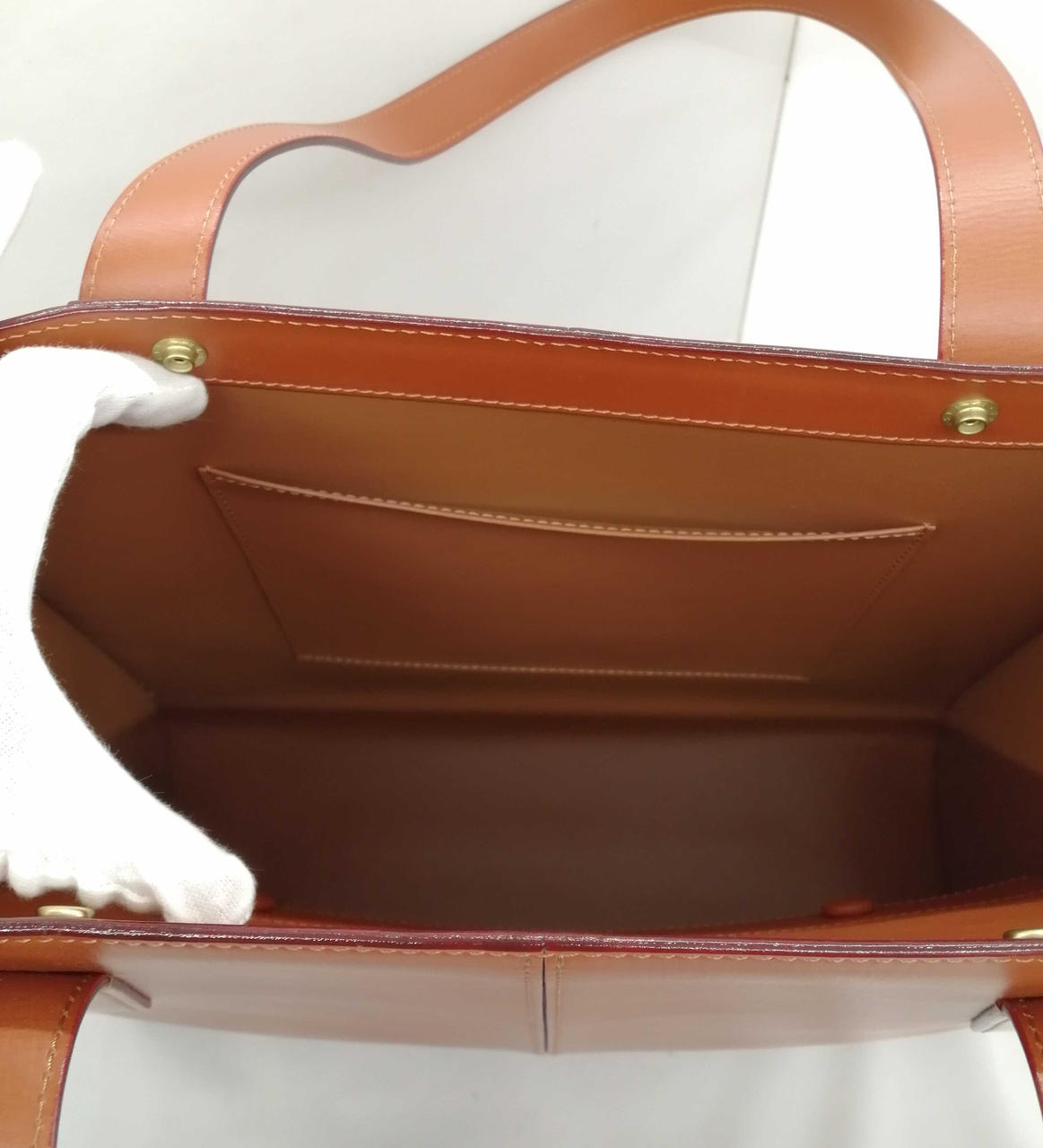 小さいポケットあり
中もキレイです