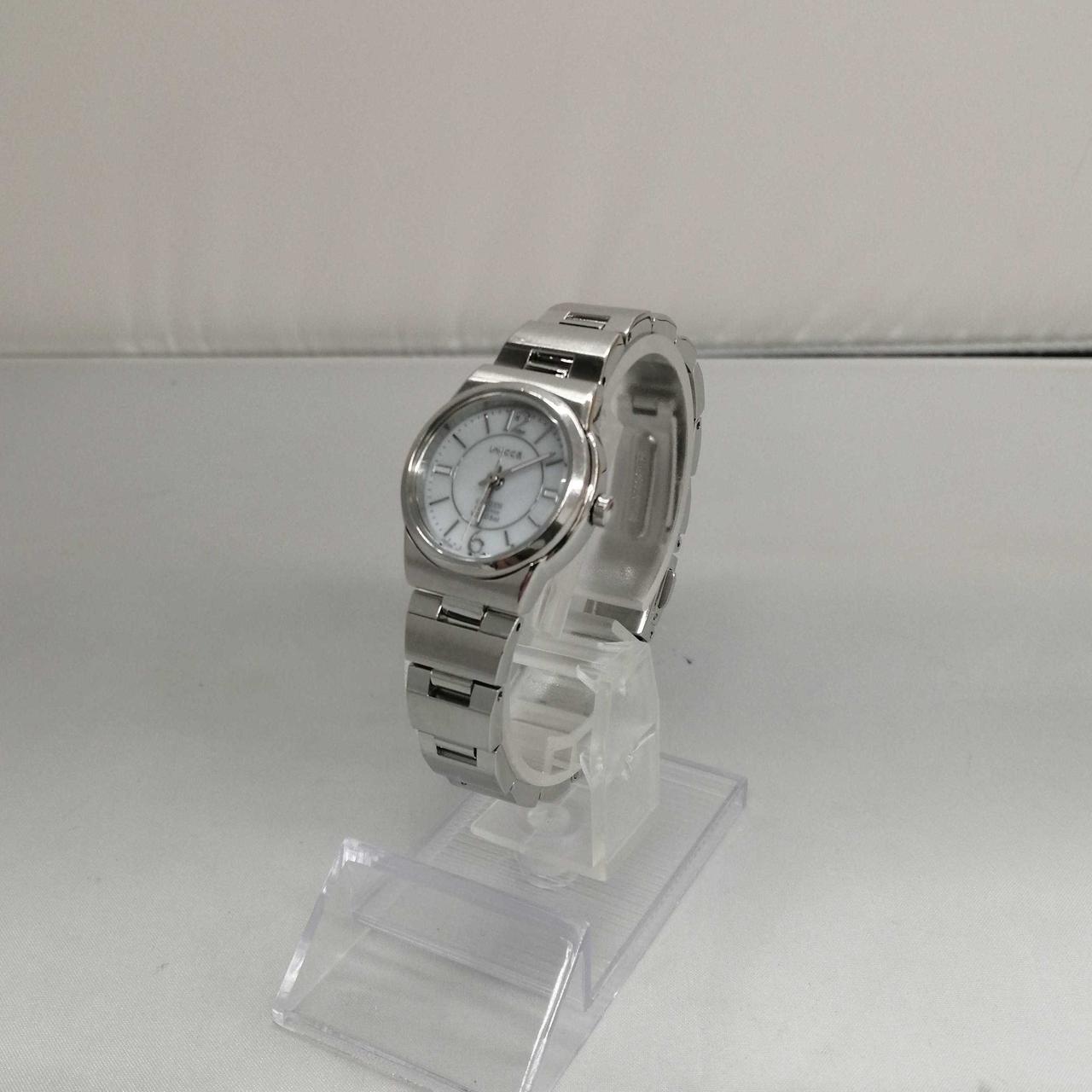 箱なしの商品です。