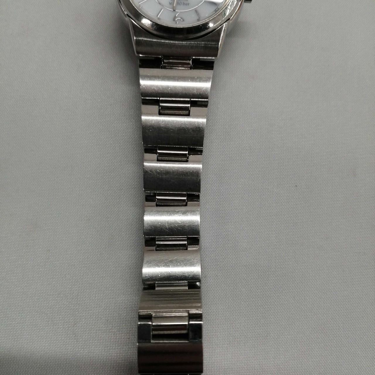 全体的に細かなキズがあります。