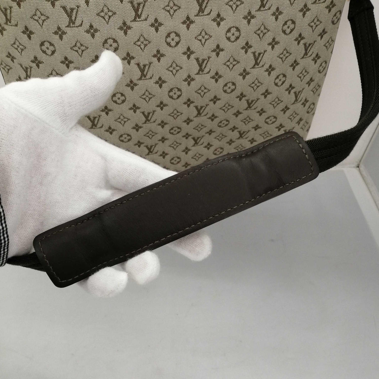 ストラップ部分の調整不可