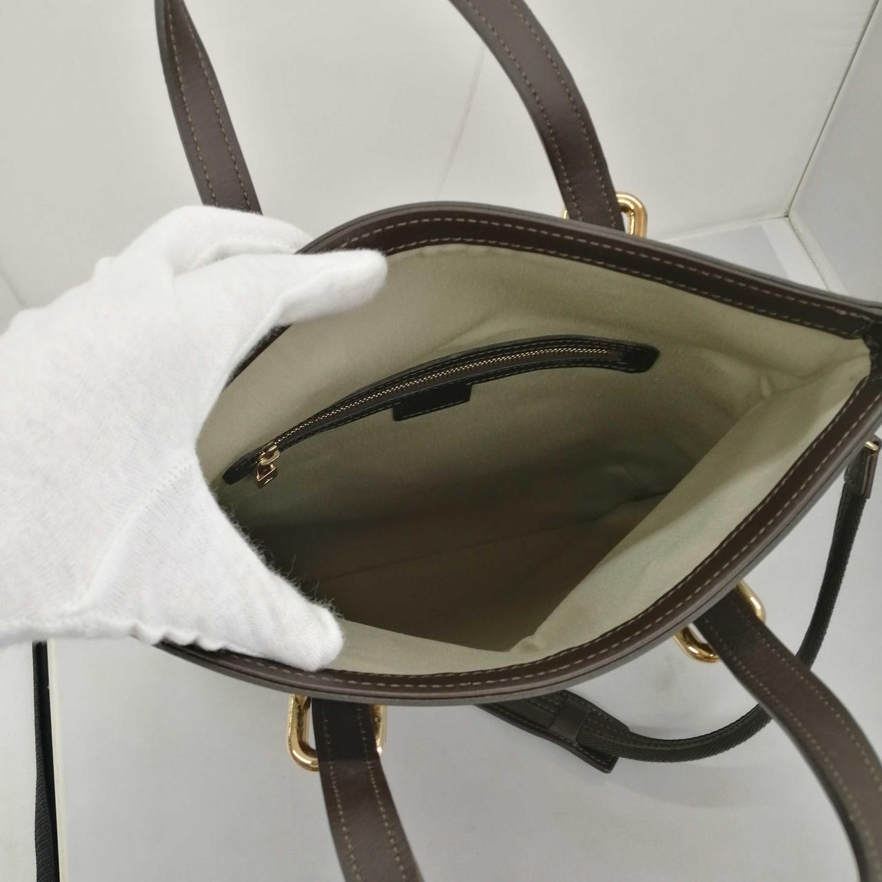 内側目立つ汚れ無く綺麗です