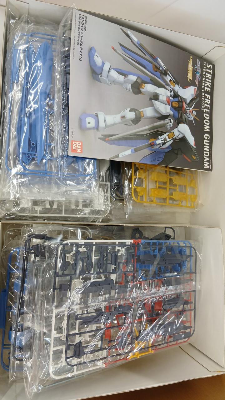 未組み立てです。
