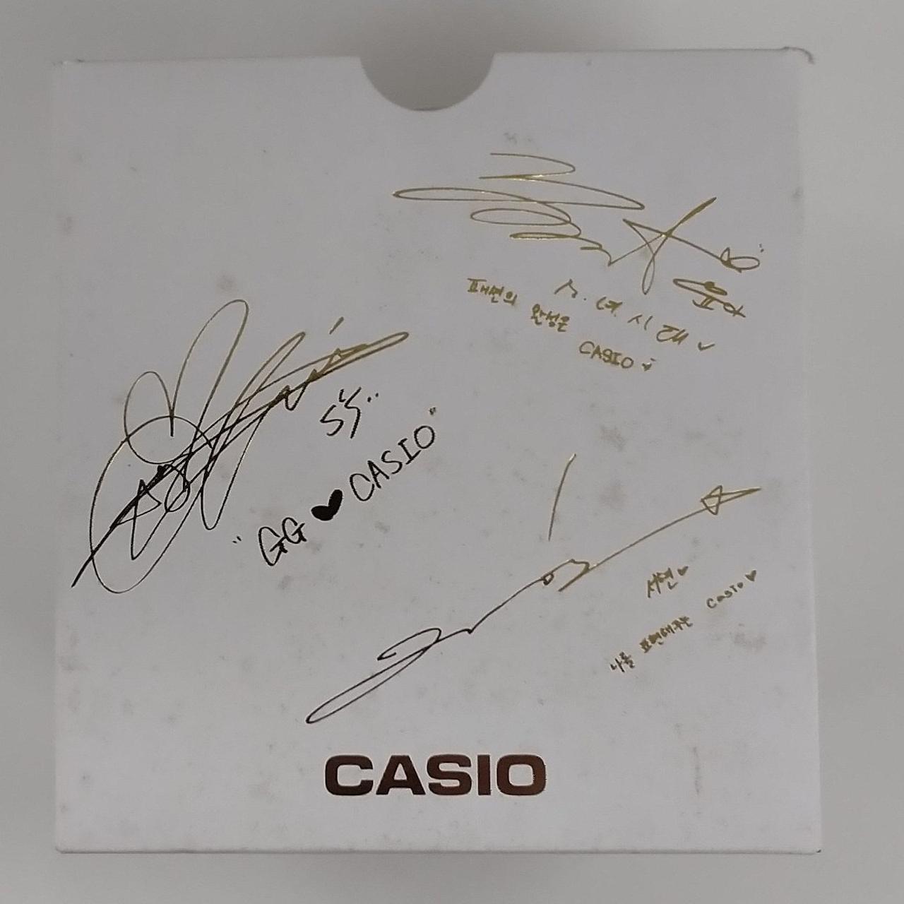 シミ汚れがあります。