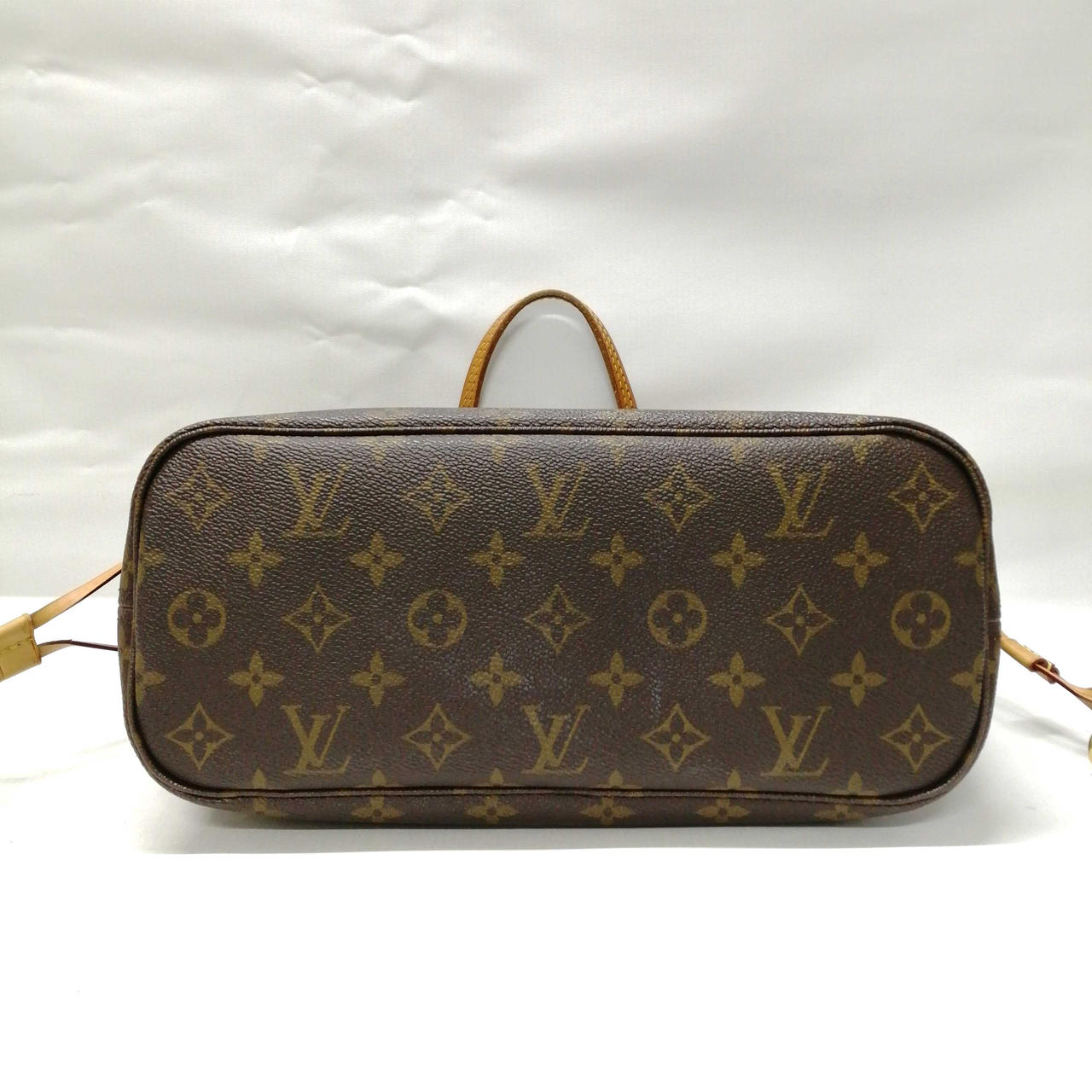 底部分、白い汚れ有