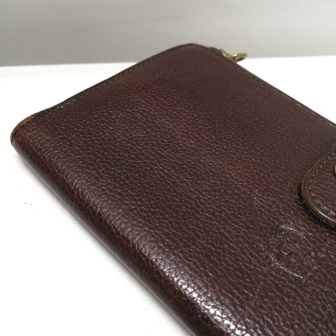 全体的に小キズ、凹みあり