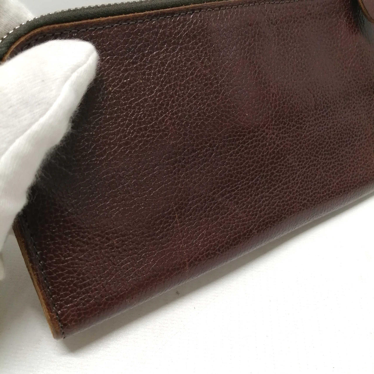 全体的に小キズ、凹みあり