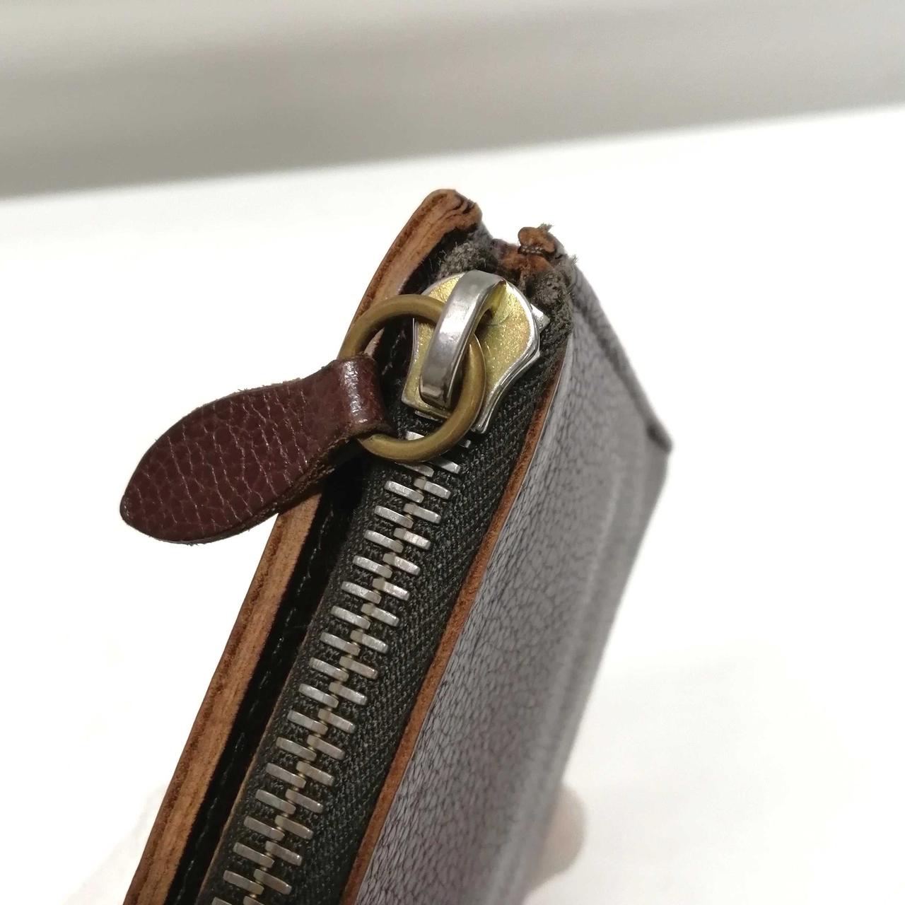 ファスナー開閉少しかたいです