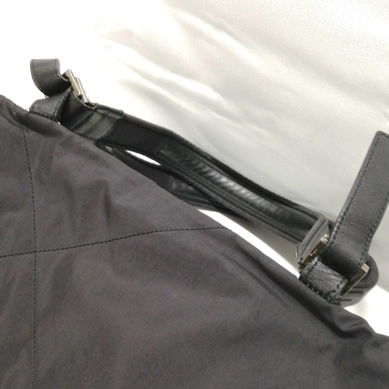 持ち手縫い目部分緩めです