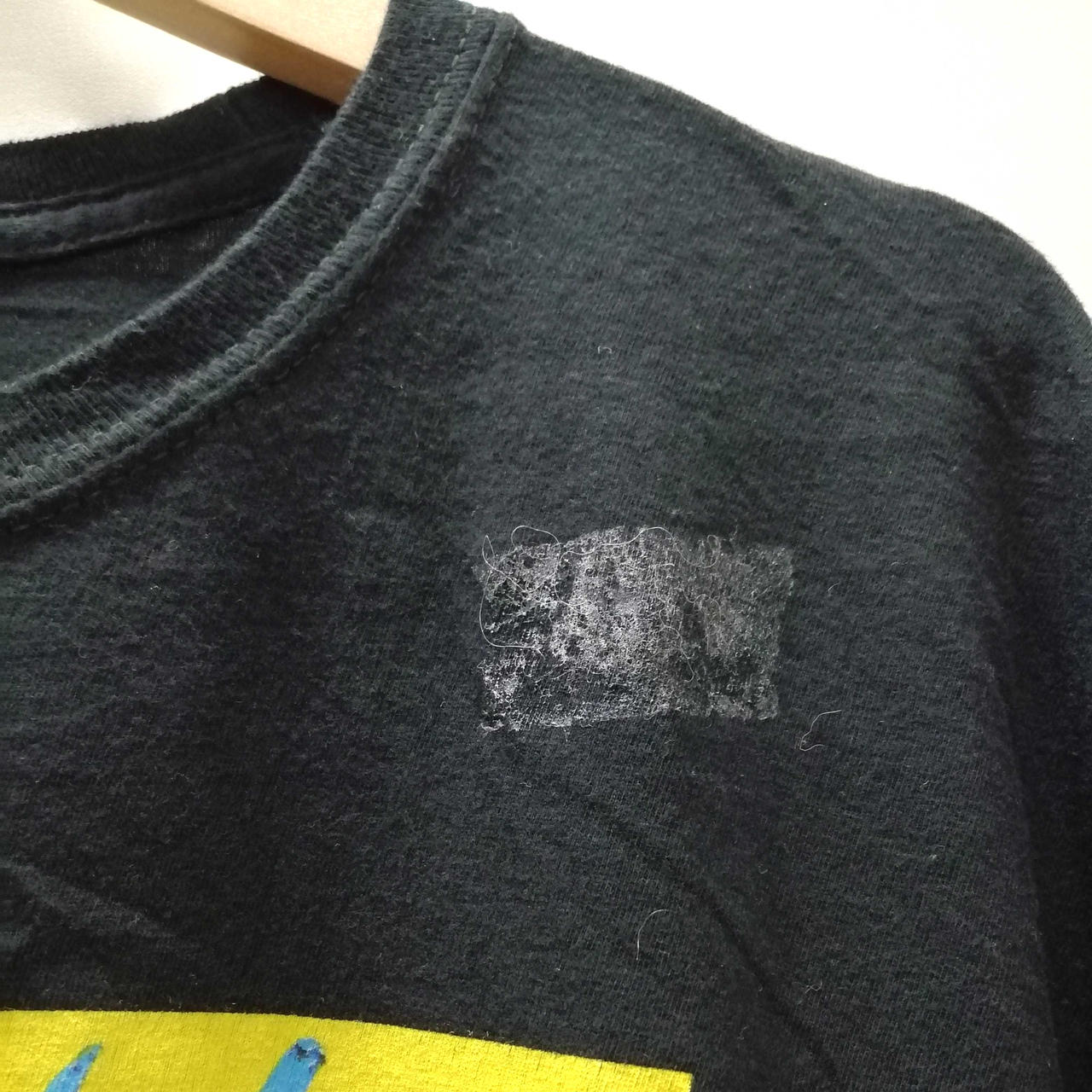 シール跡のようなベタつきあり