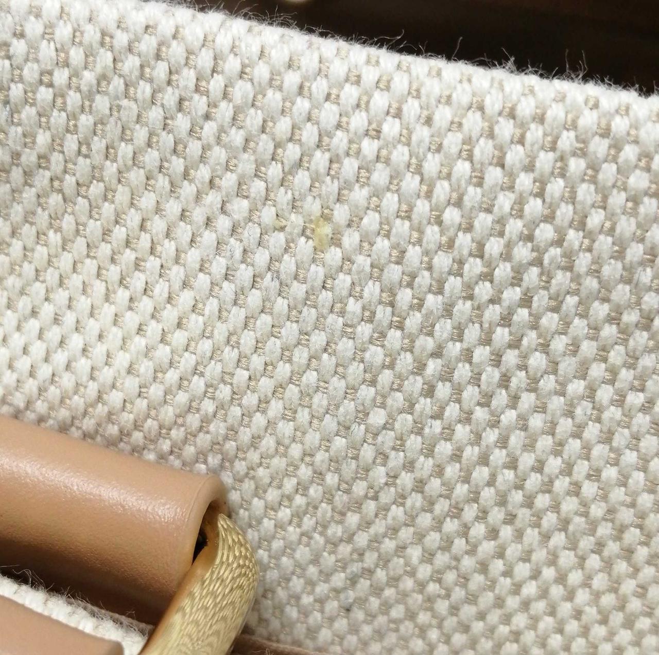 小さい汚れあり