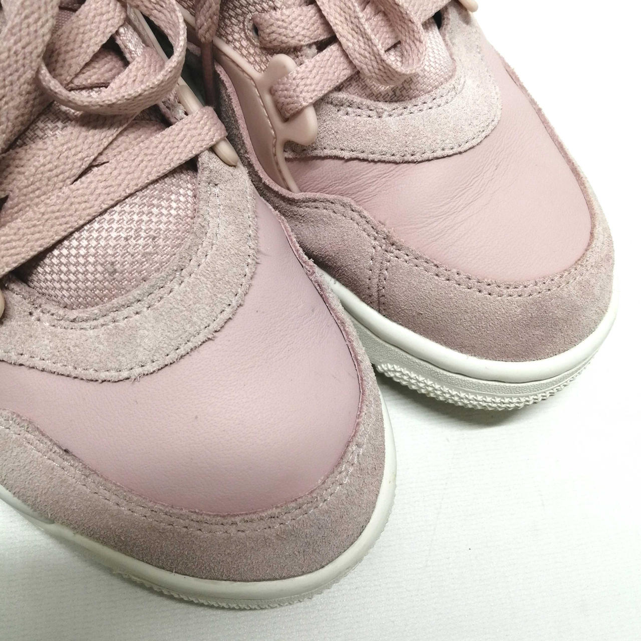 着用によるシワ（跡）あります