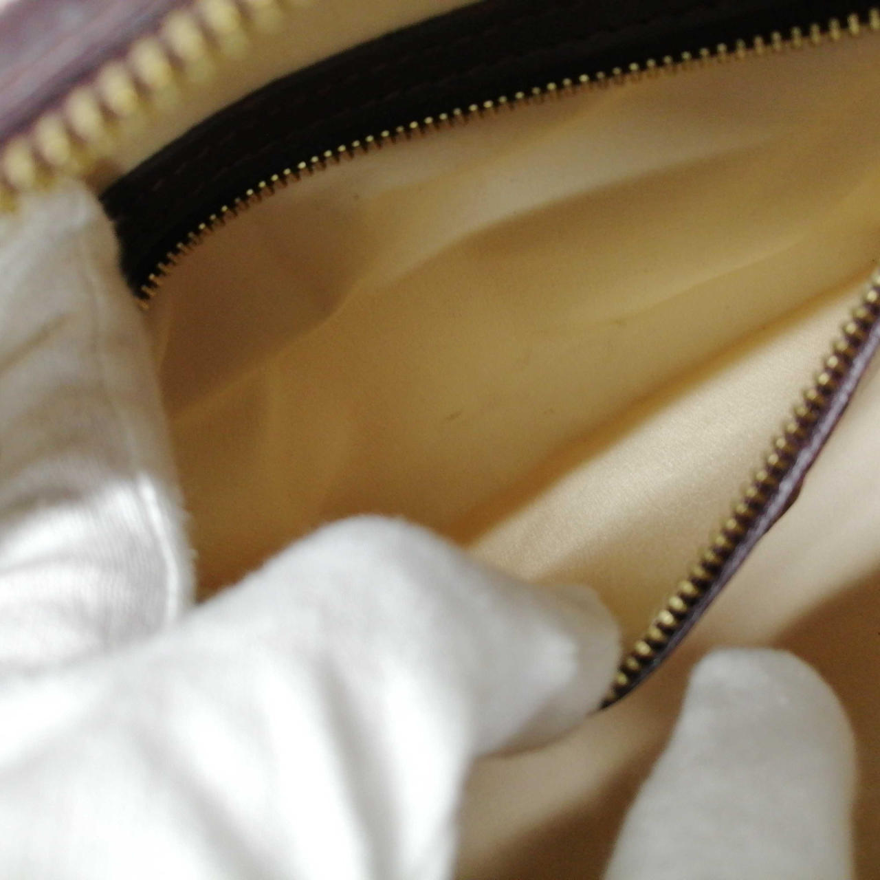 ファスナーポケット汚れ有