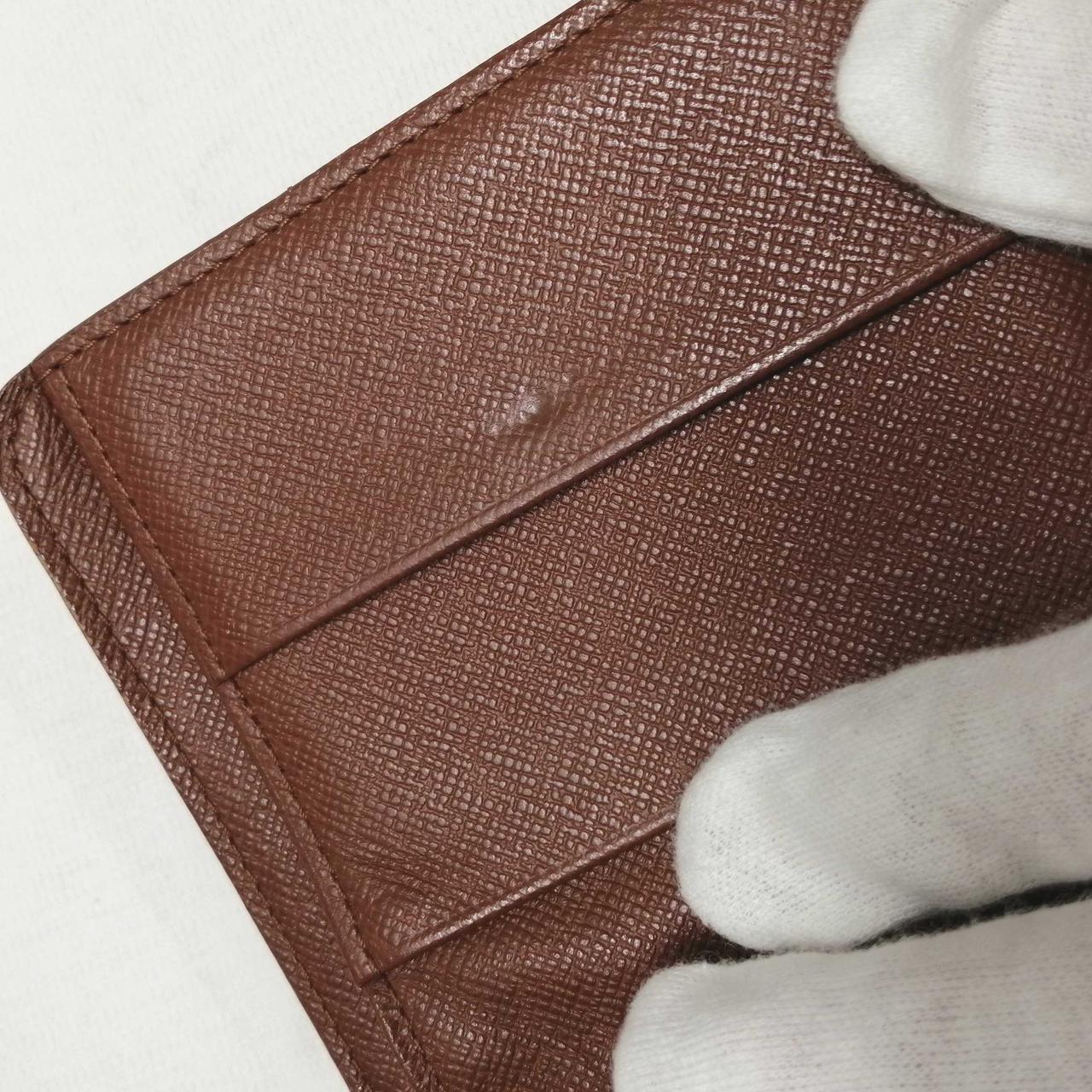 ホック跡あります