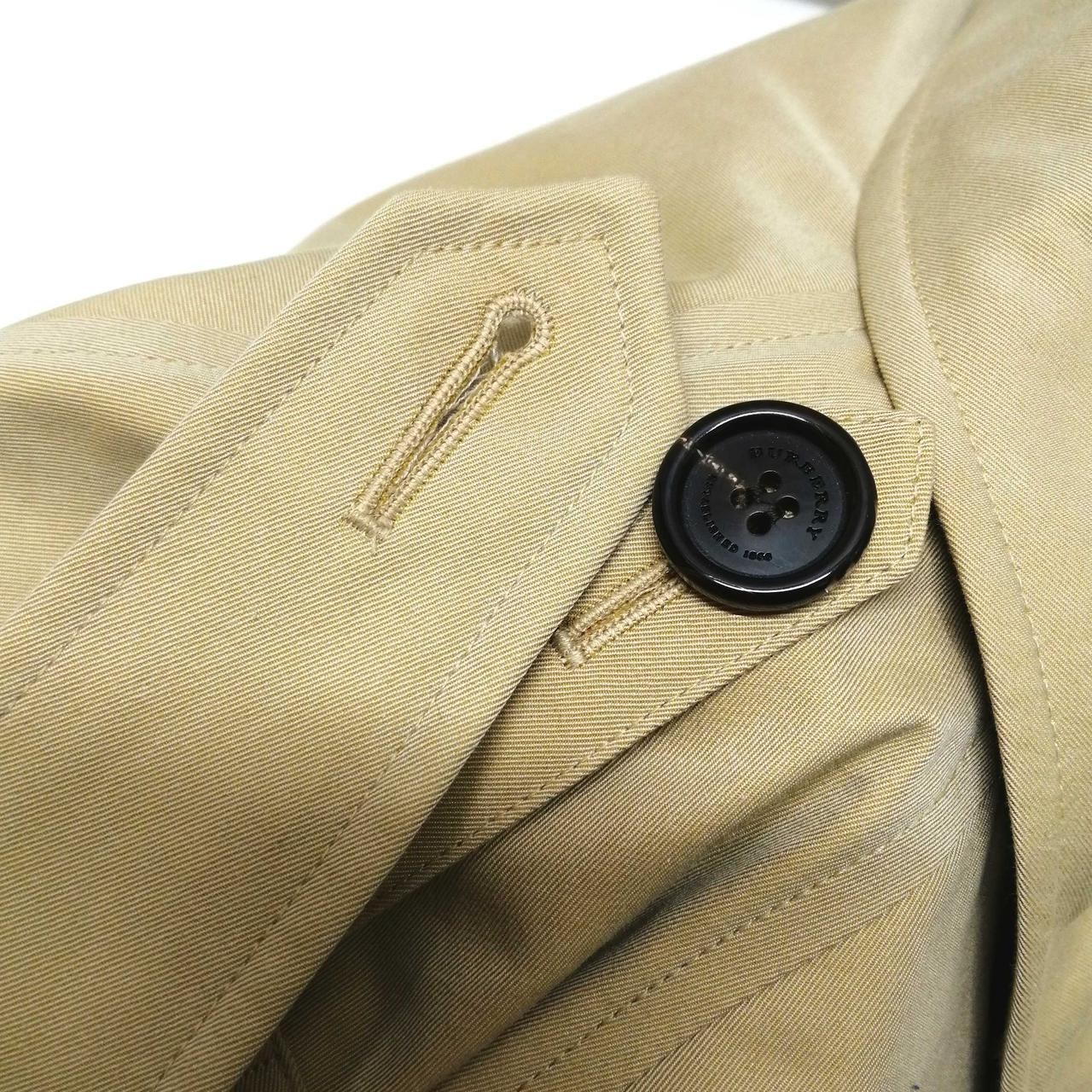 若干の色褪せ（日焼け）あります