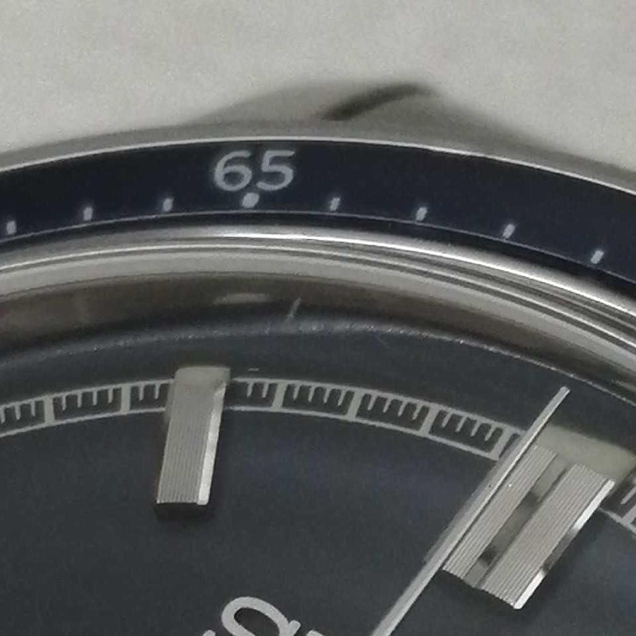 65右下、線のキズ有